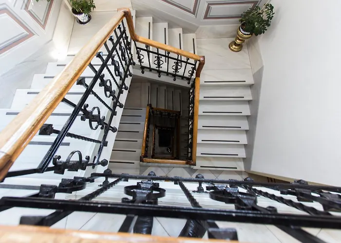 Konukevi Veronica Centro 2*